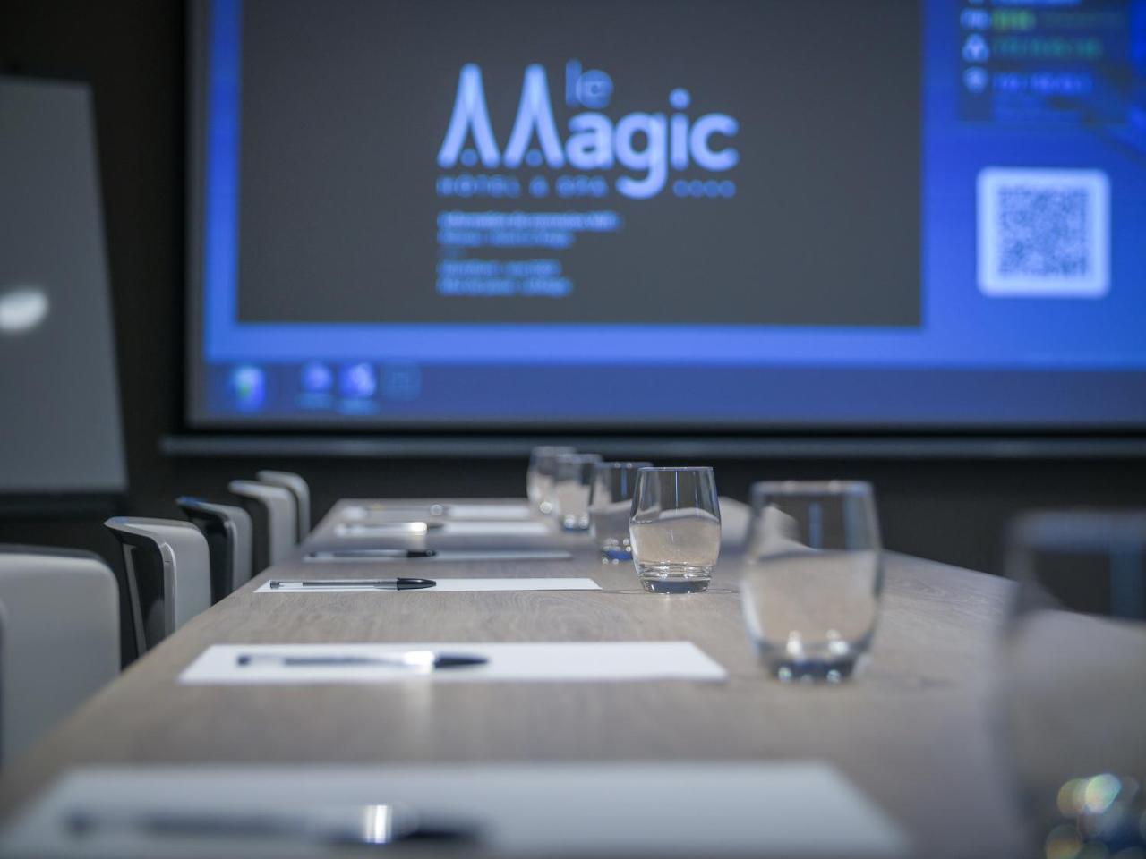 Le Magic Hotel & Spa Vitre  Luaran gambar