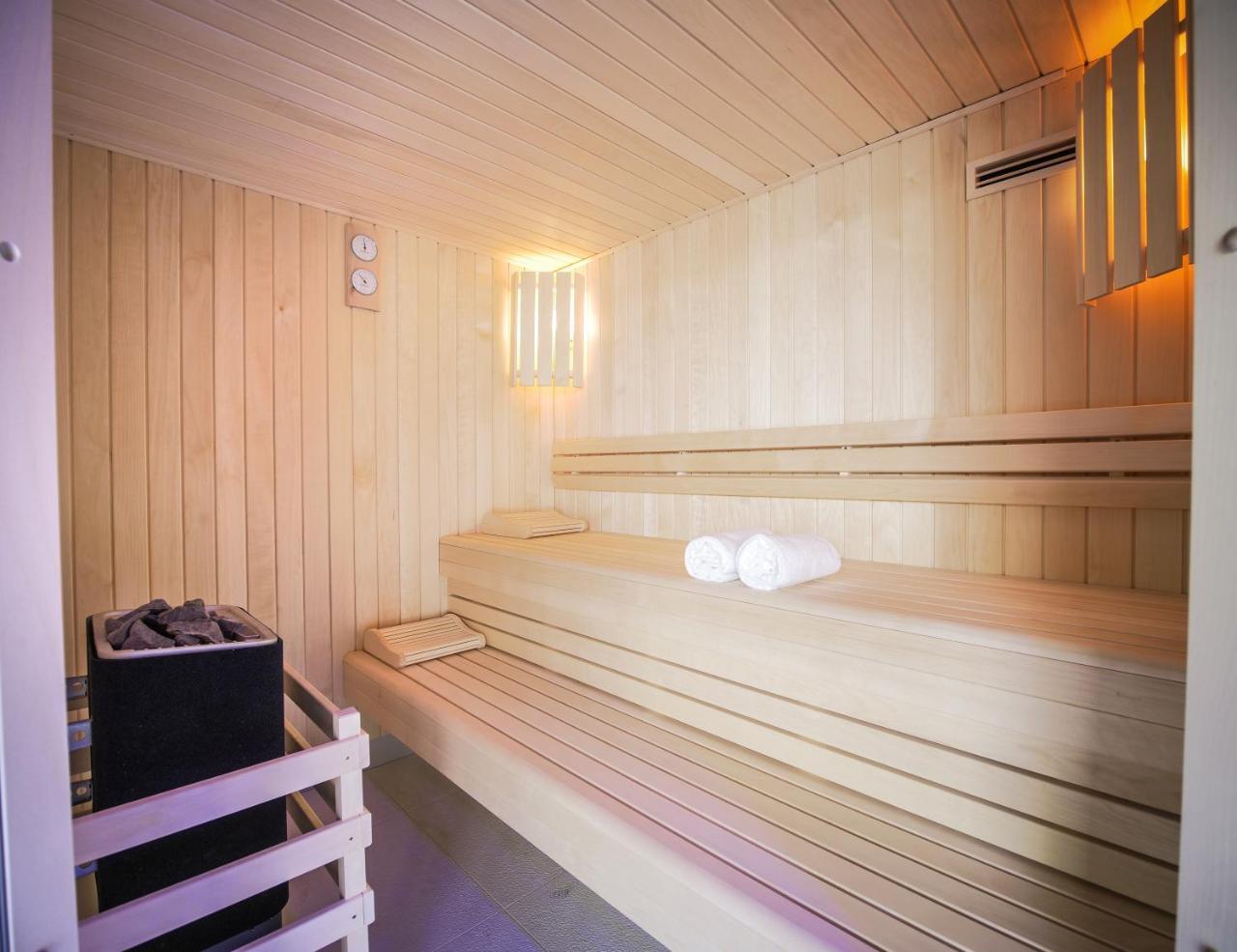 Le Magic Hotel & Spa Vitre  Luaran gambar