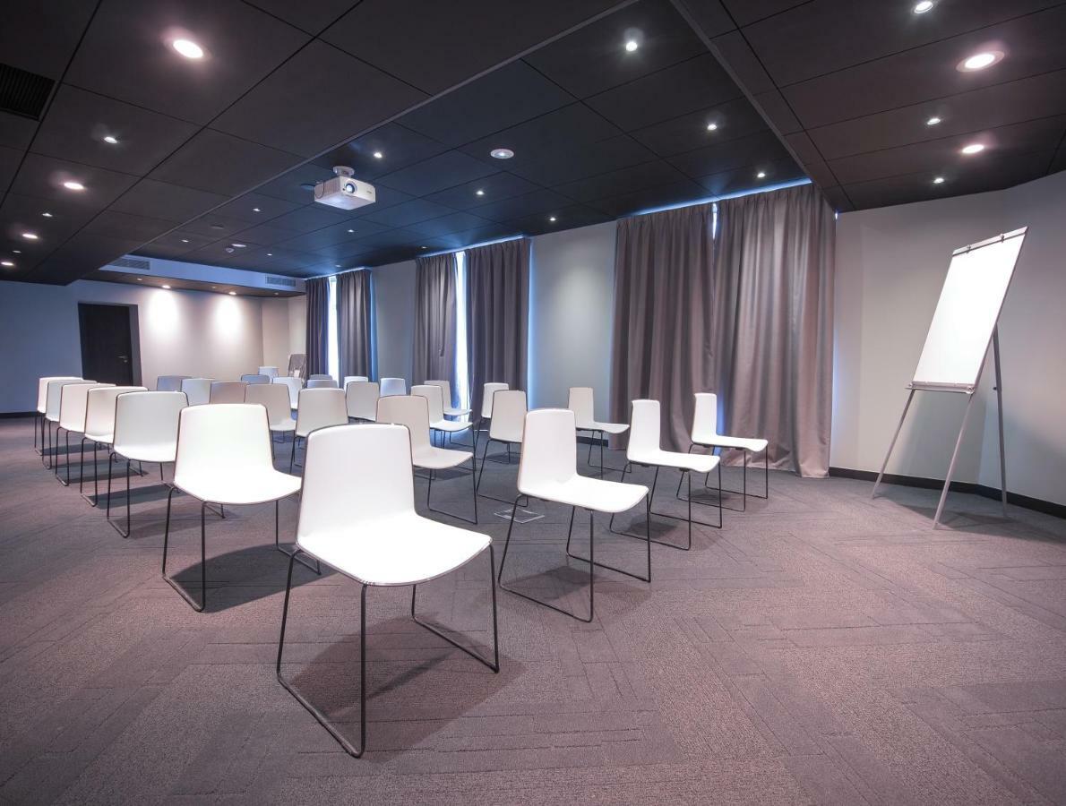 Le Magic Hotel & Spa Vitre  Luaran gambar