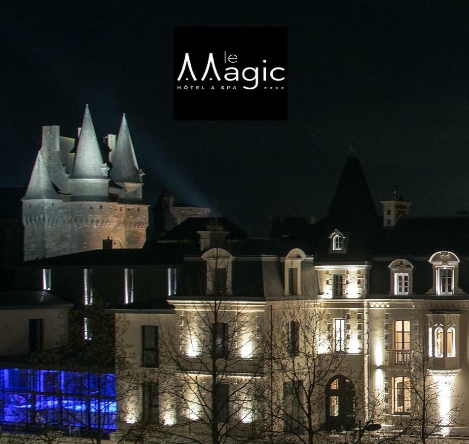 Le Magic Hotel & Spa Vitre  Luaran gambar